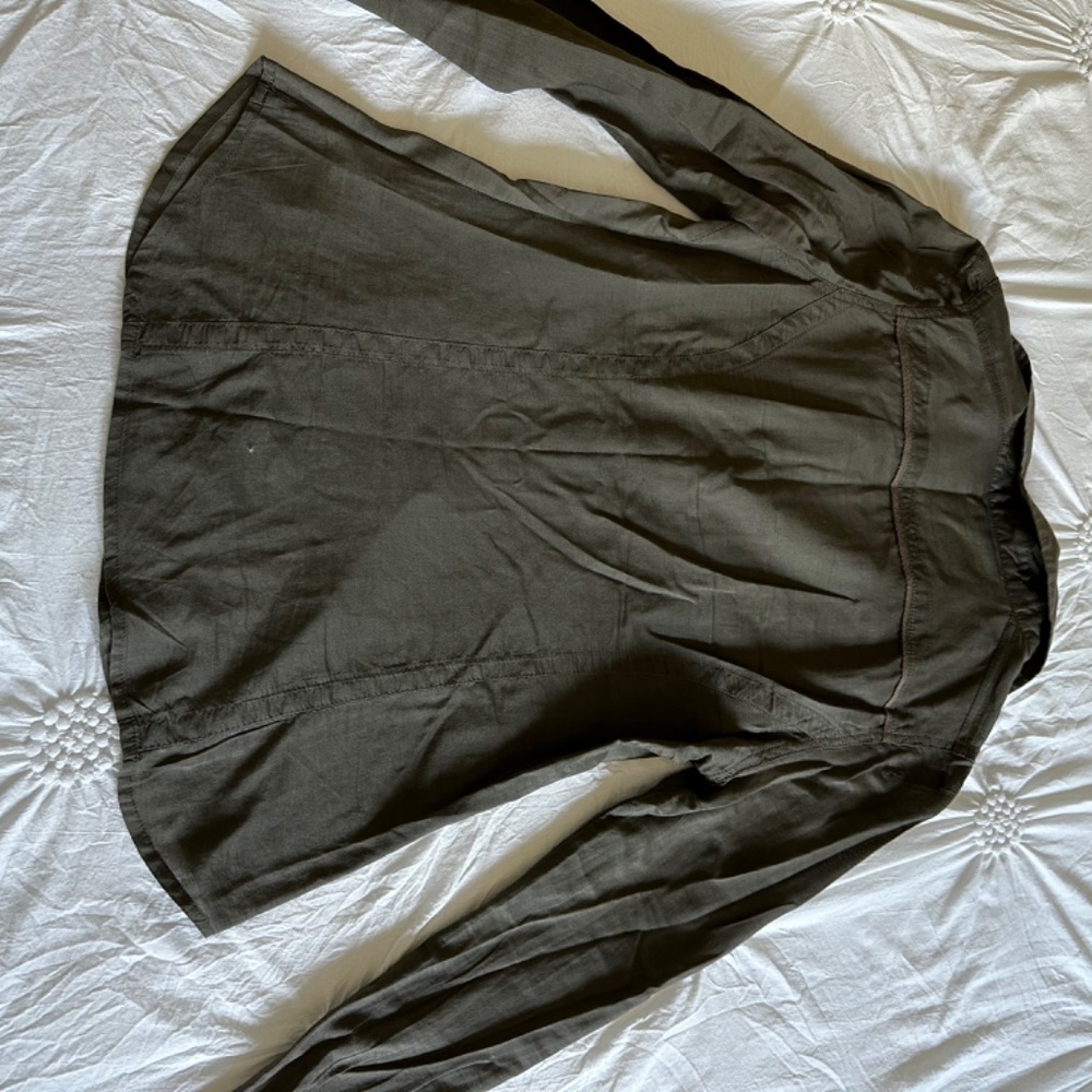 Button down blouse - Picture 2 of 3